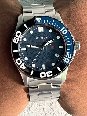 Gucci Sport Dive men’s Watch 126.2 Swiss Made